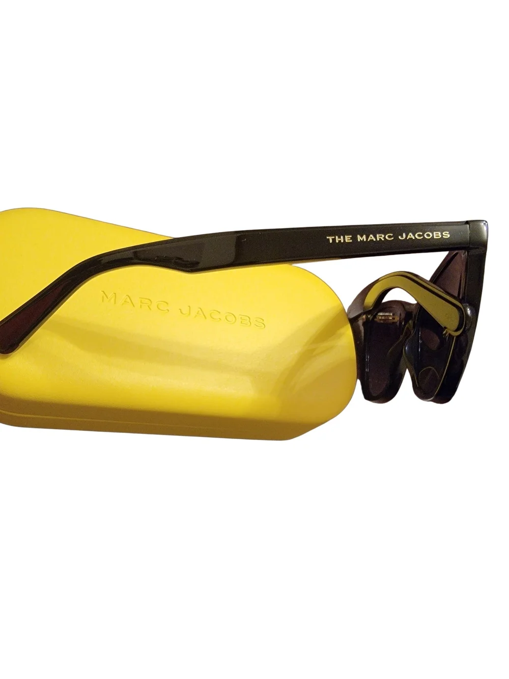Marc Jacobs Black Sunglasses with Yellow Branded Case - Picture 2 of 2